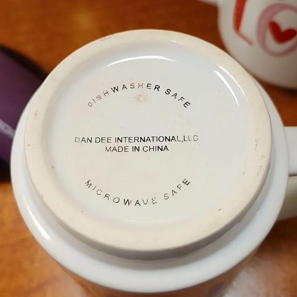 Red Pink Valentine's Mug Set - Picture 4 of 4